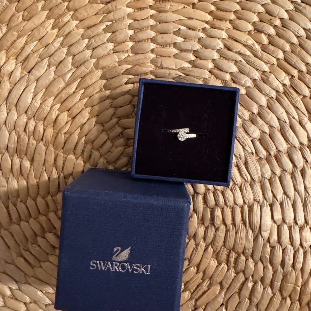 Swarovski Silver Ring with Sparkling Crystal